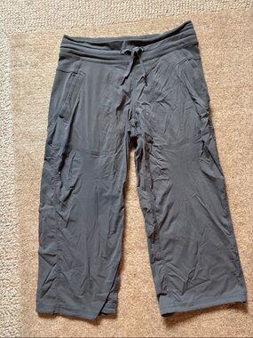 Lululemon cropped pants